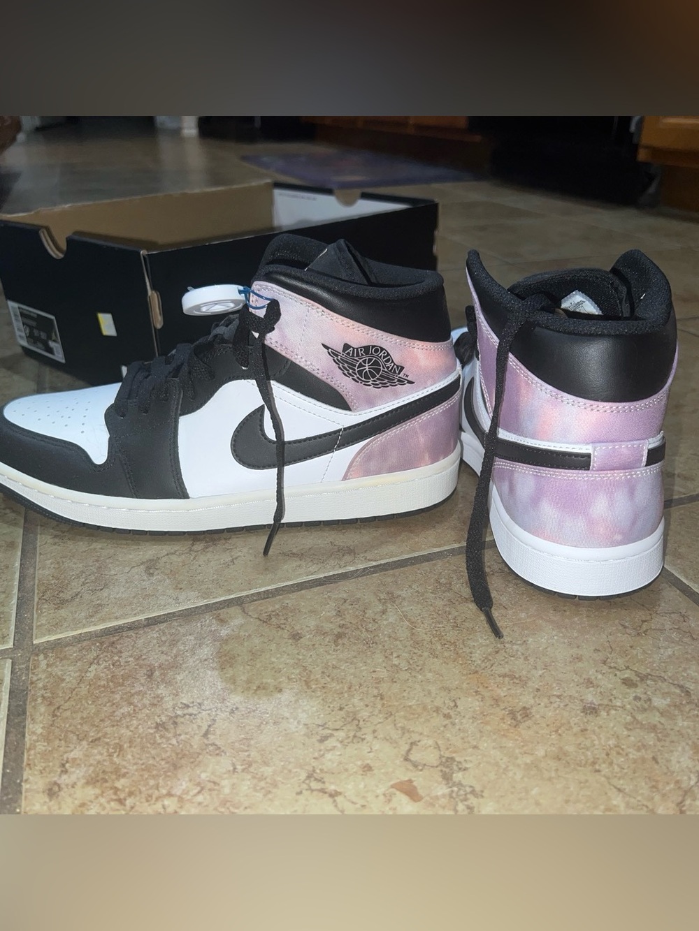 Jordan Air Jordan 1 Mid Se Coral Tie-Dye/Black Sneakers